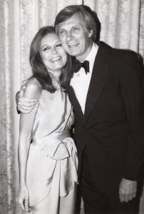 Gloria Steinem and Alan Alda 1984, Ny.jpg